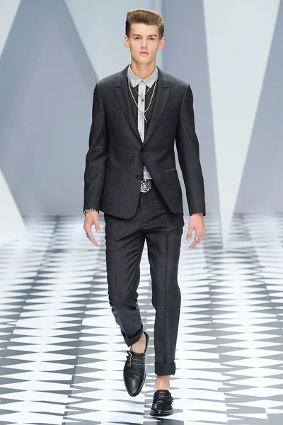Look 8